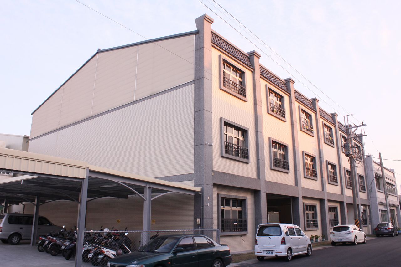 Sunflower Glasses factory - production site